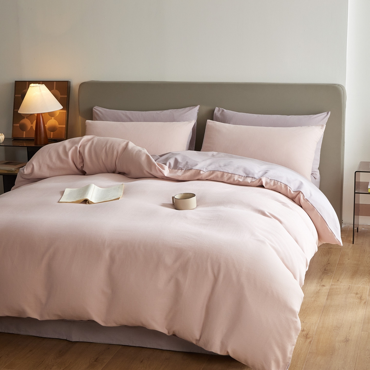 91家纺网 家纺一手货源 找家纺 慕尚家纺 2025新款100s全棉提花磨毛四件套 白桃烟粉+雪紫色