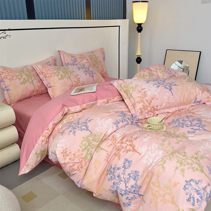 91家纺网 家纺一手货源 找家纺 优品阁 2024新款亲肤舒适全棉磨毛四件套学生三件套系列 暗木幽香-粉