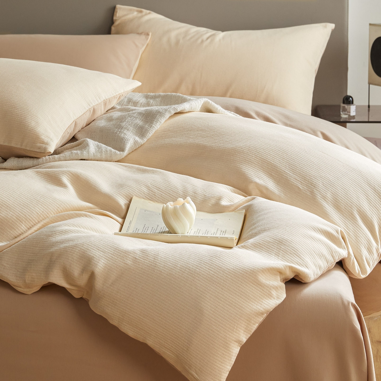 91家纺网 家纺一手货源 找家纺 慕尚家纺 2025新款100s全棉提花磨毛四件套 落日夕照+亚麻浅咖