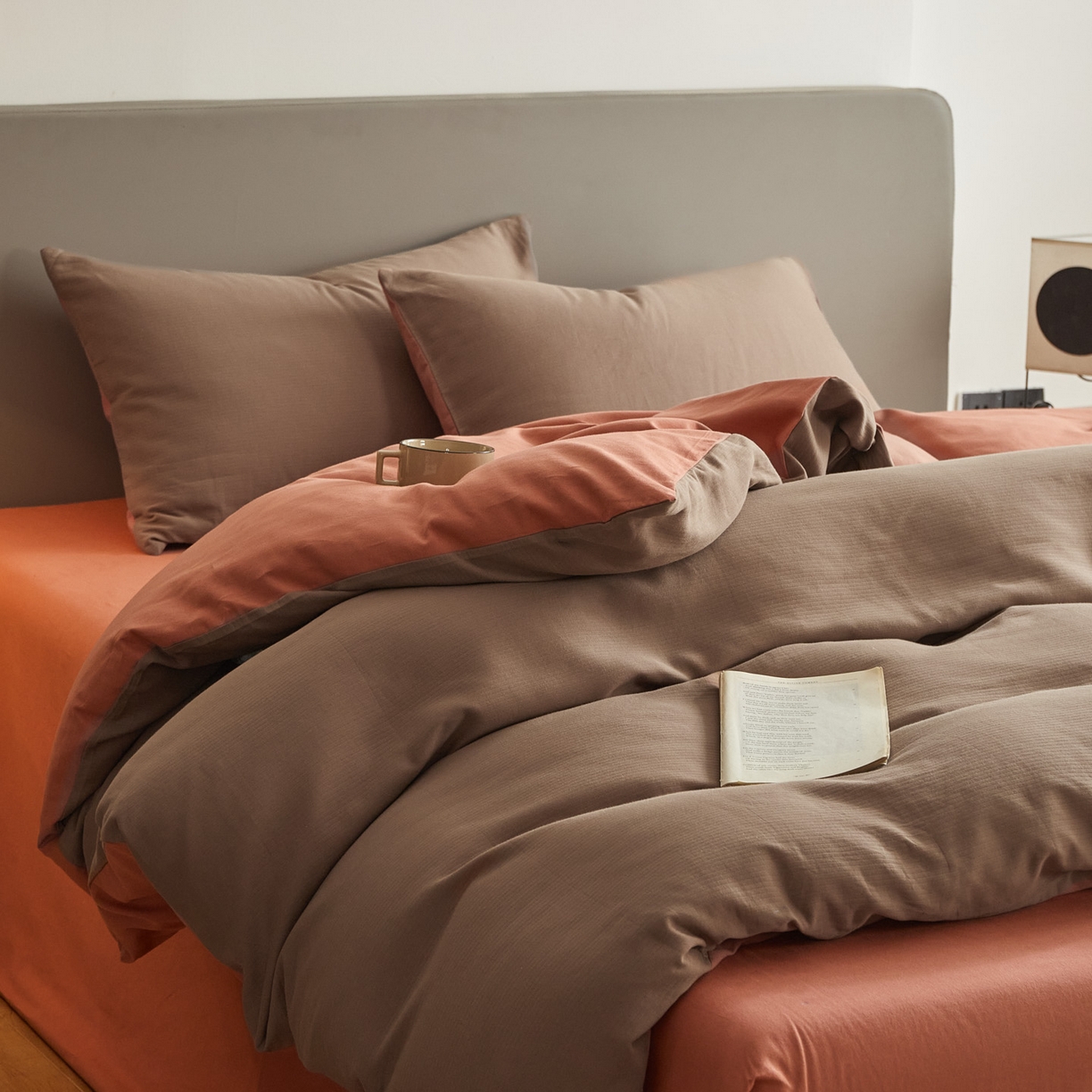 91家纺网 家纺一手货源 找家纺 慕尚家纺 2025新款100s全棉提花磨毛四件套 暖咖+橘黄