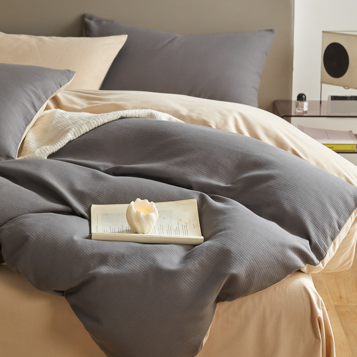 91家纺网 家纺一手货源 找家纺 慕尚家纺 2025新款100s全棉提花磨毛四件套 香灰+夕照白