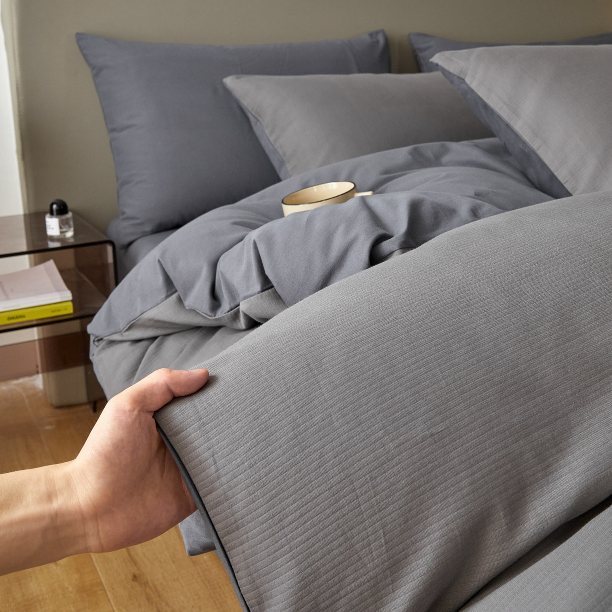 91家纺网 家纺一手货源 找家纺 慕尚家纺 2025新款100s全棉提花磨毛四件套 香灰+深灰色