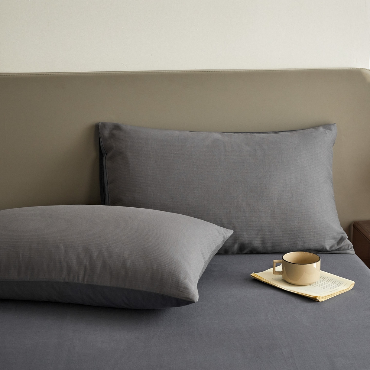 91家纺网 家纺一手货源 找家纺 慕尚家纺 2025新款100s全棉提花磨毛四件套 香灰+深灰色