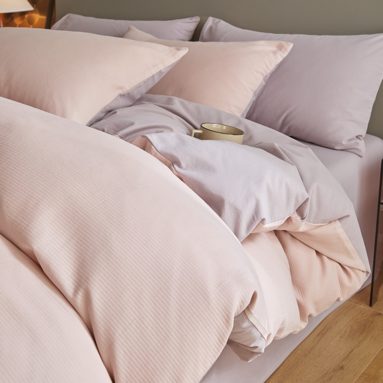 91家纺网 家纺一手货源 找家纺 慕尚家纺 2025新款100s全棉提花磨毛四件套 白桃烟粉+雪紫色