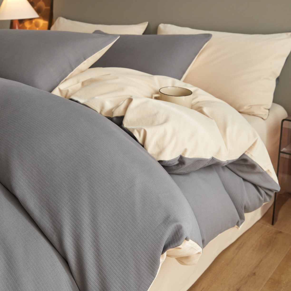 91家纺网 家纺一手货源 找家纺 慕尚家纺 2025新款100s全棉提花磨毛四件套 香灰+夕照白