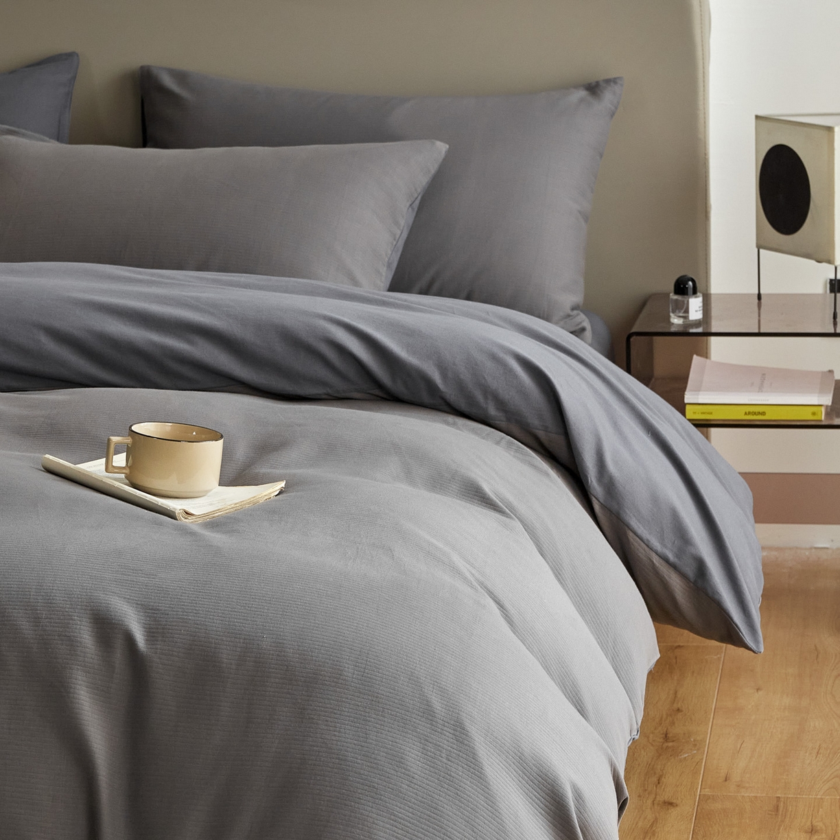 91家纺网 家纺一手货源 找家纺 慕尚家纺 2025新款100s全棉提花磨毛四件套 香灰+深灰色