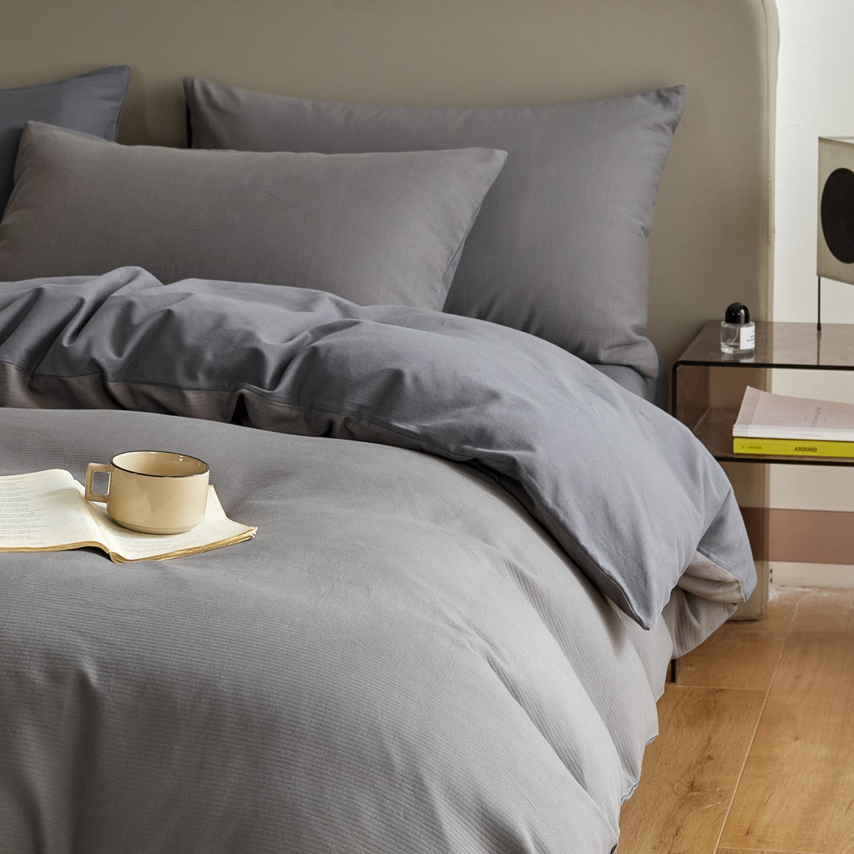 91家纺网 家纺一手货源 找家纺 慕尚家纺 2025新款100s全棉提花磨毛四件套 香灰+深灰色