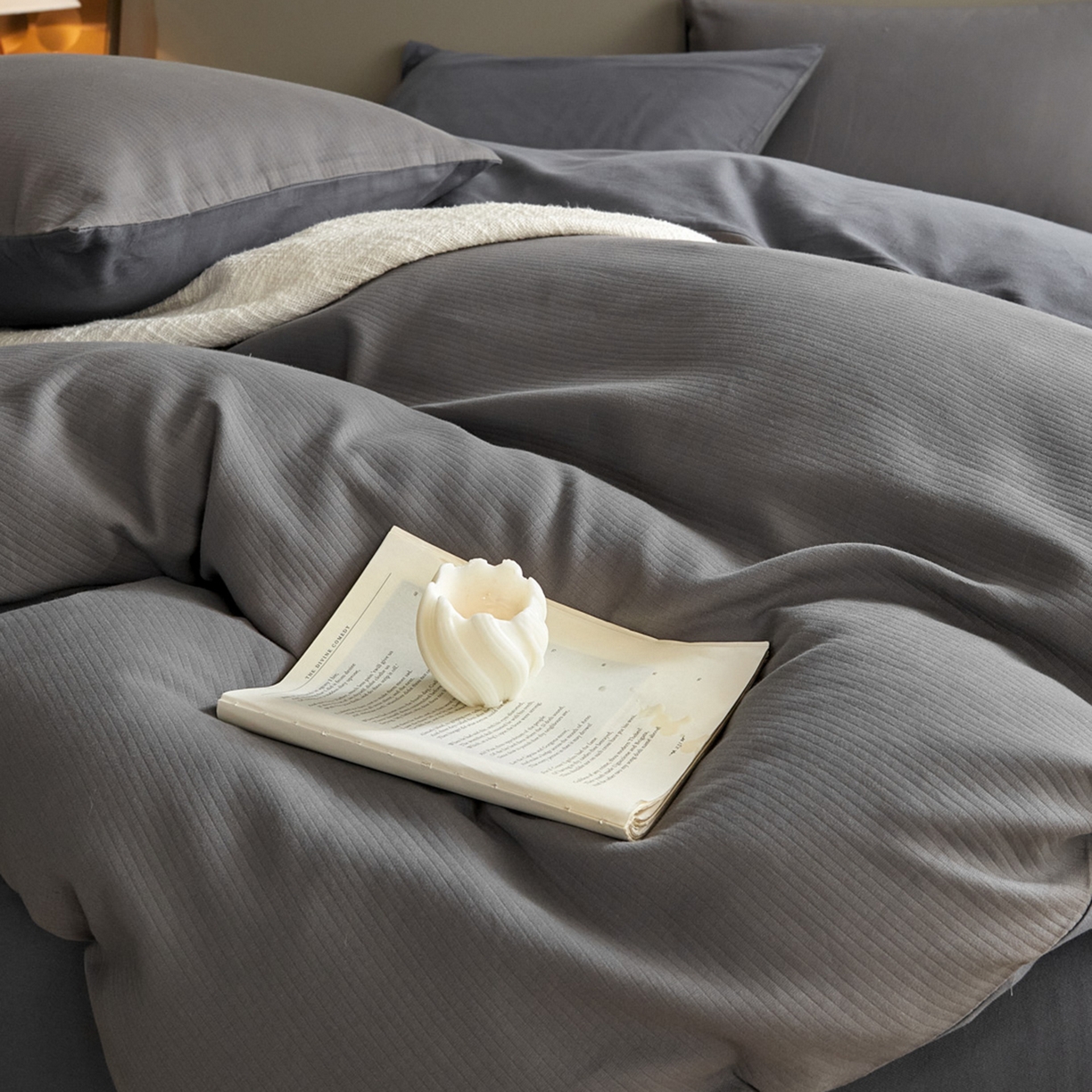 91家纺网 家纺一手货源 找家纺 慕尚家纺 2025新款100s全棉提花磨毛四件套 香灰+深灰色