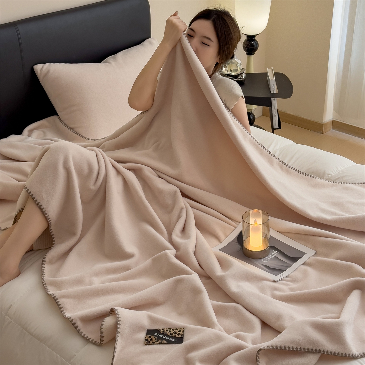 91家纺网 家纺一手货源 找家纺 丝幔家纺 2025新款A类羊棉绒原创设计毛毯系列 奶昔白