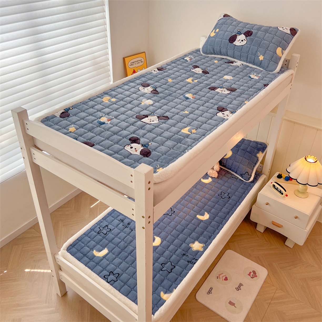 91家纺网 家纺一手货源 找家纺 喜居 2025新款印花牛奶绒夹棉床褥垫床垫子褥子 萌宠星空