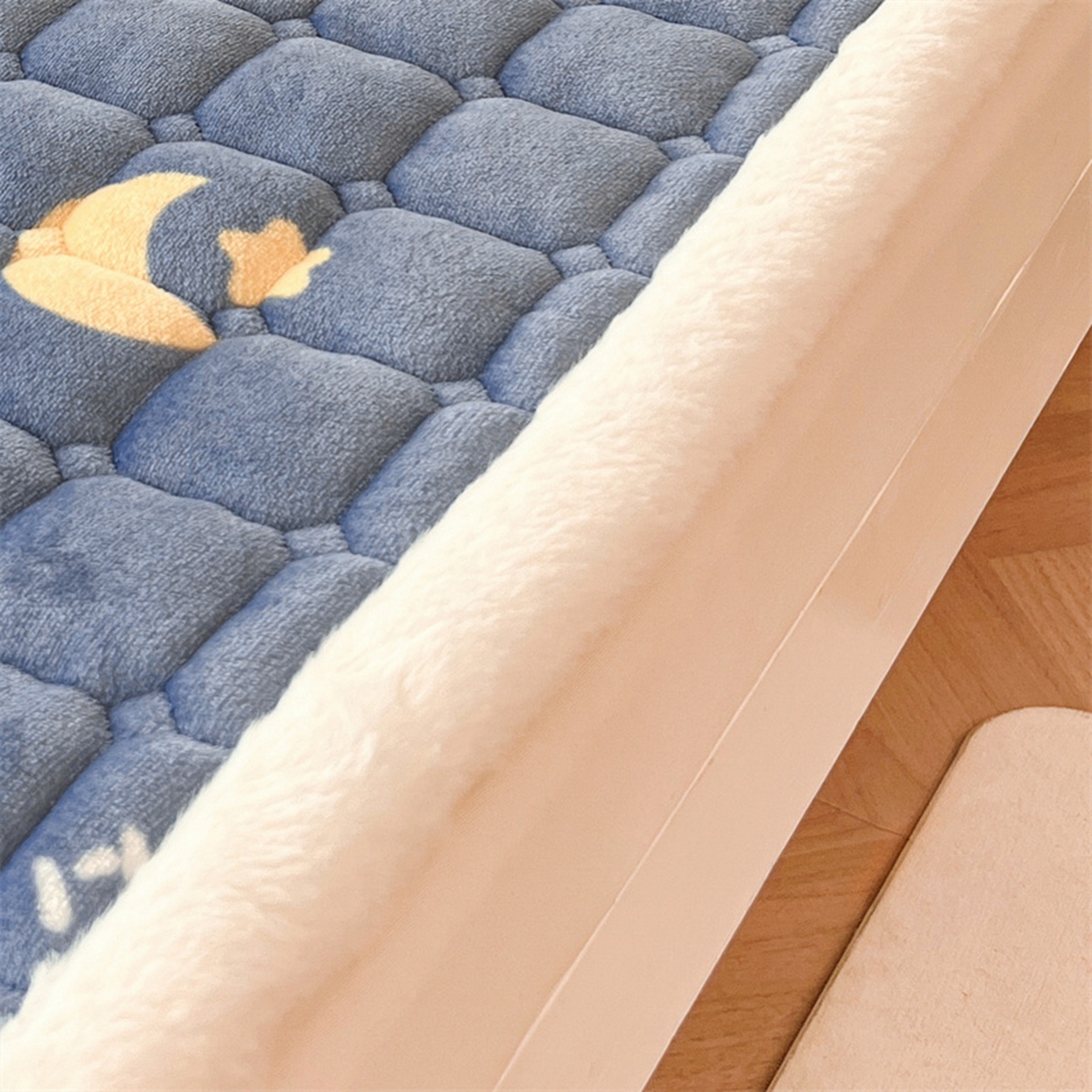 91家纺网 家纺一手货源 找家纺 喜居 2025新款印花牛奶绒夹棉床褥垫床垫子褥子 萌宠星空