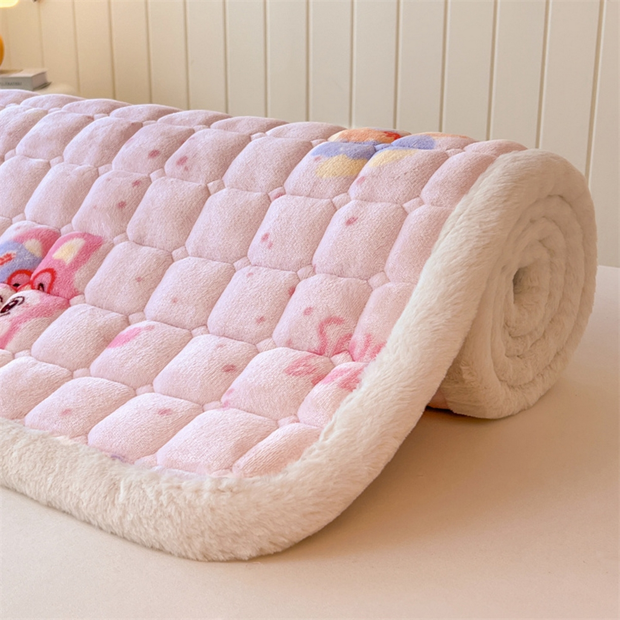 91家纺网 家纺一手货源 找家纺 喜居 2025新款印花牛奶绒夹棉床褥垫床垫子褥子 梦幻bubu