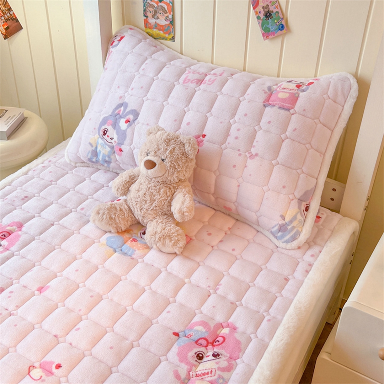 91家纺网 家纺一手货源 找家纺 喜居 2025新款印花牛奶绒夹棉床褥垫床垫子褥子 梦幻bubu