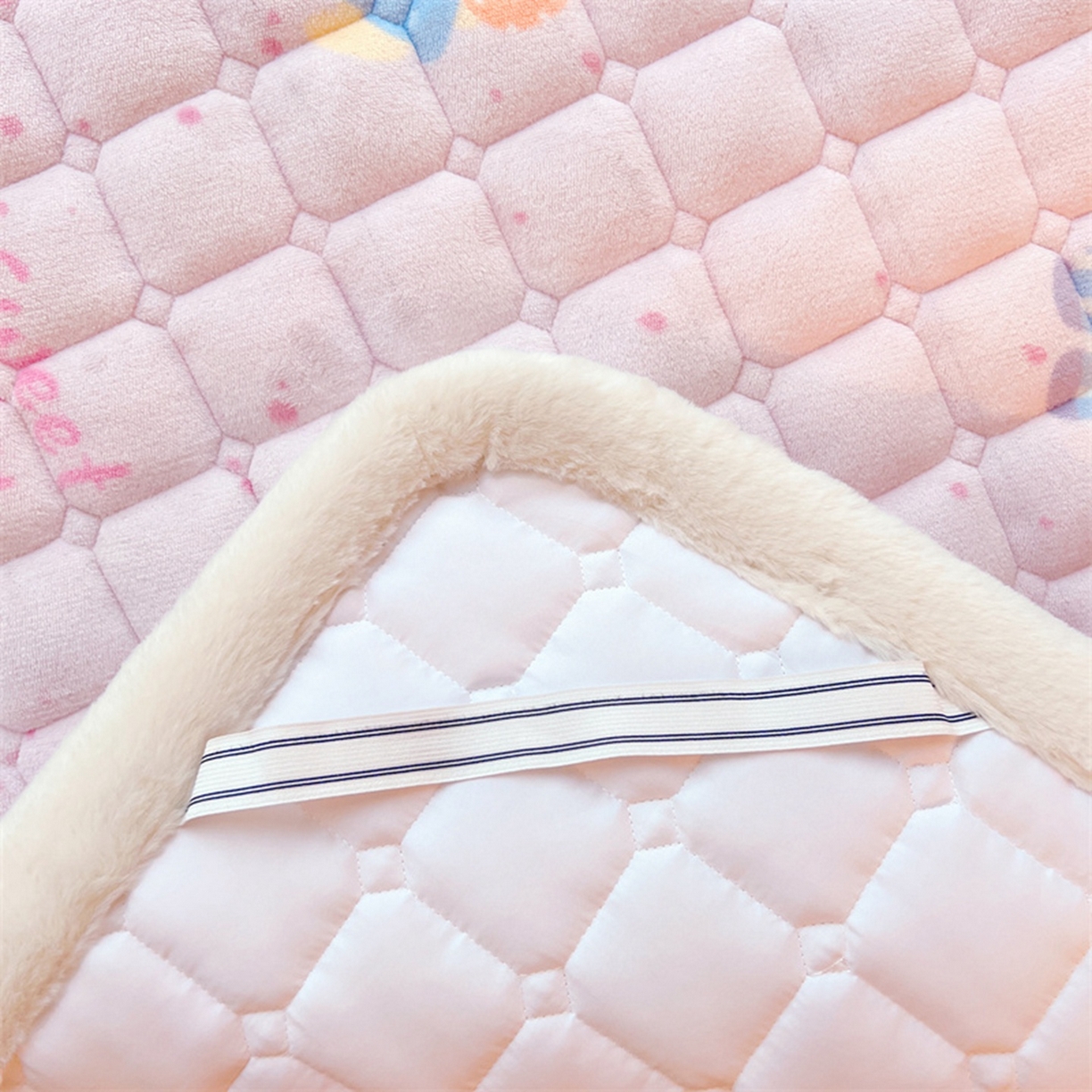 91家纺网 家纺一手货源 找家纺 喜居 2025新款印花牛奶绒夹棉床褥垫床垫子褥子 梦幻bubu