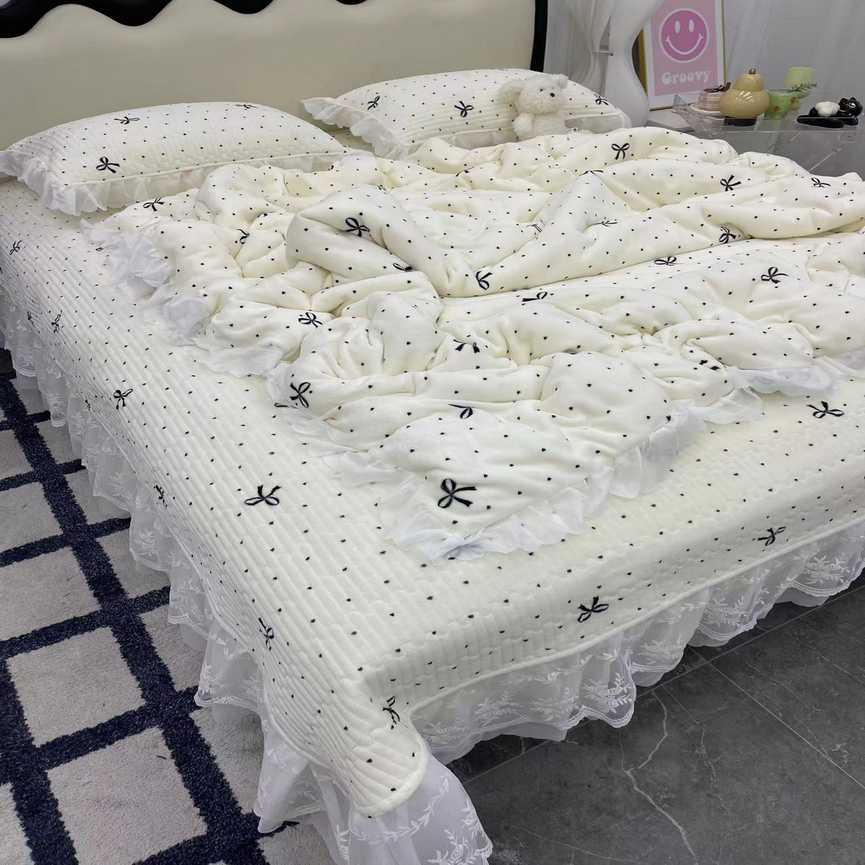 91家纺网 家纺一手货源 找家纺 （总）禧瑞谷 2025新款冬季牛奶绒双层蕾丝花边床盖三件套床盖四件套