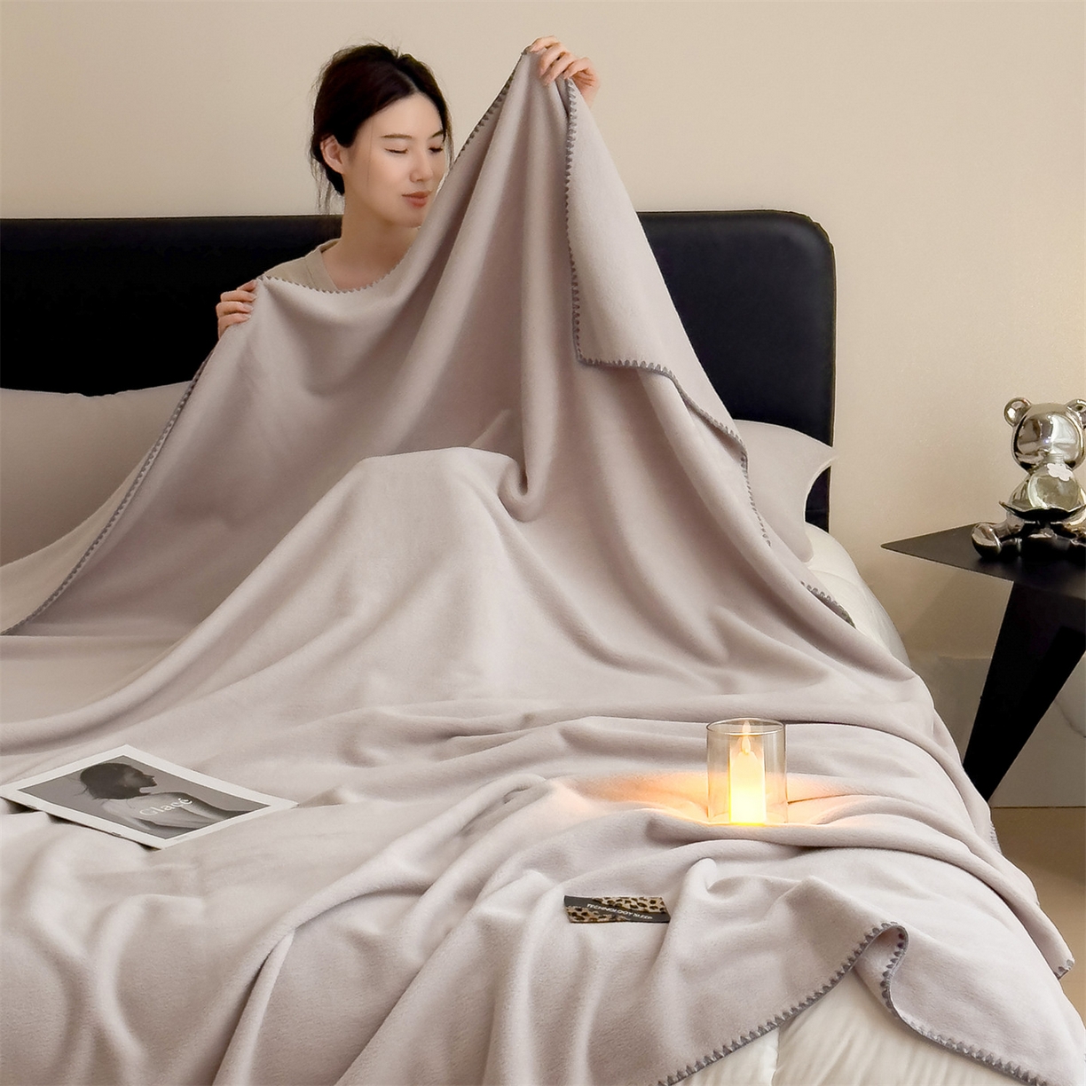 91家纺网 家纺一手货源 找家纺 丝幔家纺 2025新款A类羊棉绒原创设计毛毯系列 浅灰