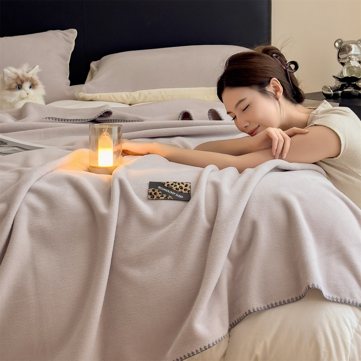 91家纺网 家纺一手货源 找家纺 丝幔家纺 2025新款A类羊棉绒原创设计毛毯系列 浅灰