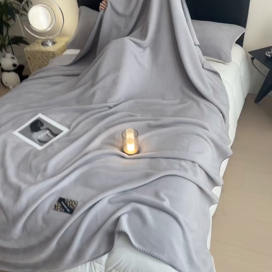 91家纺网 家纺一手货源 找家纺 丝幔家纺 2025新款A类羊棉绒原创设计毛毯系列 浅灰