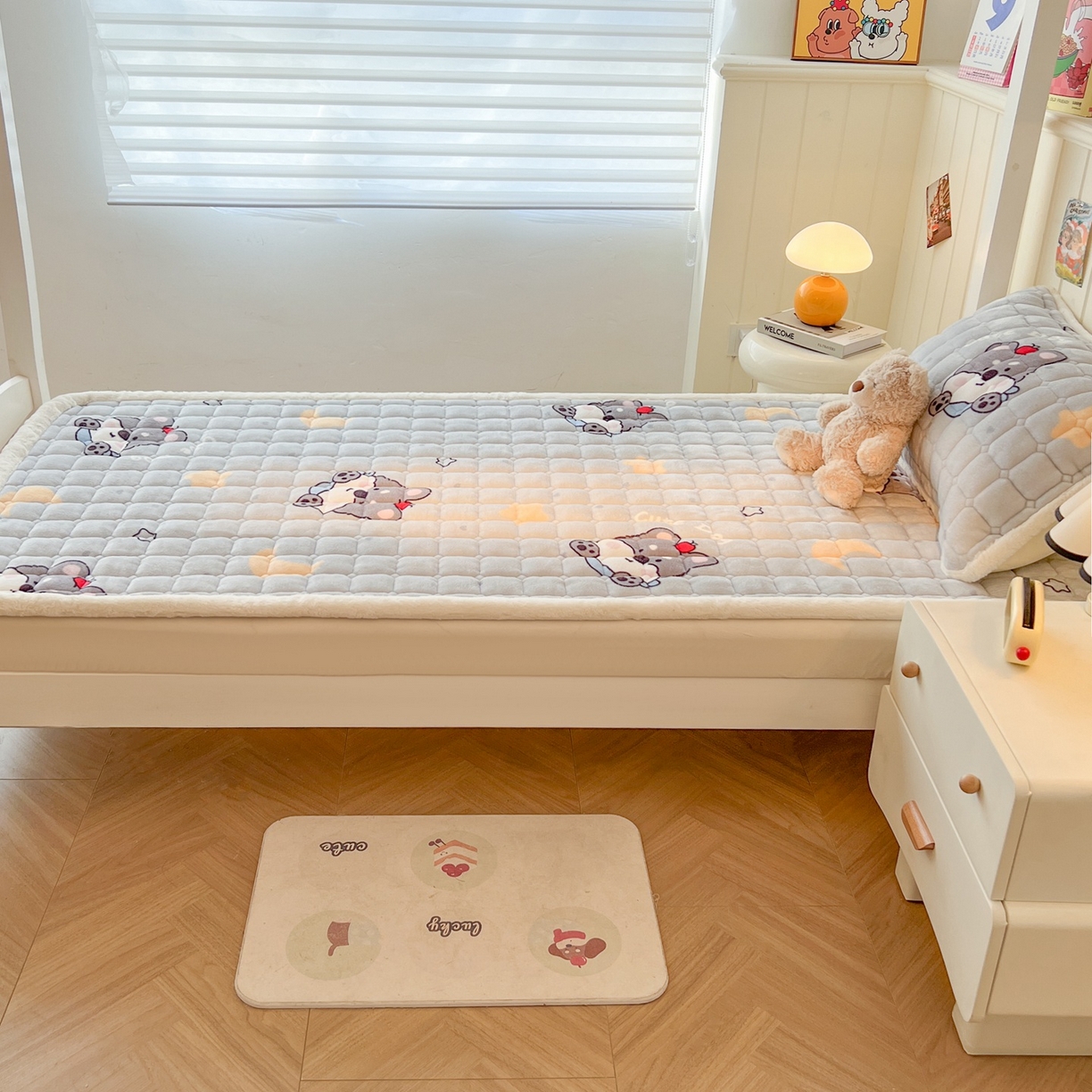 91家纺网 家纺一手货源 找家纺 喜居 2025新款印花牛奶绒夹棉床褥垫床垫子褥子 苹果雪纳瑞