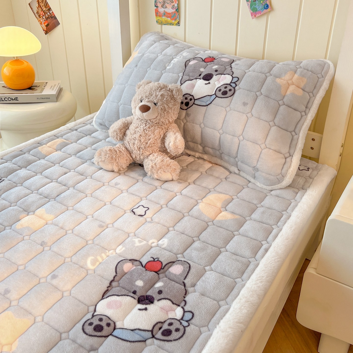 91家纺网 家纺一手货源 找家纺 喜居 2025新款印花牛奶绒夹棉床褥垫床垫子褥子 苹果雪纳瑞