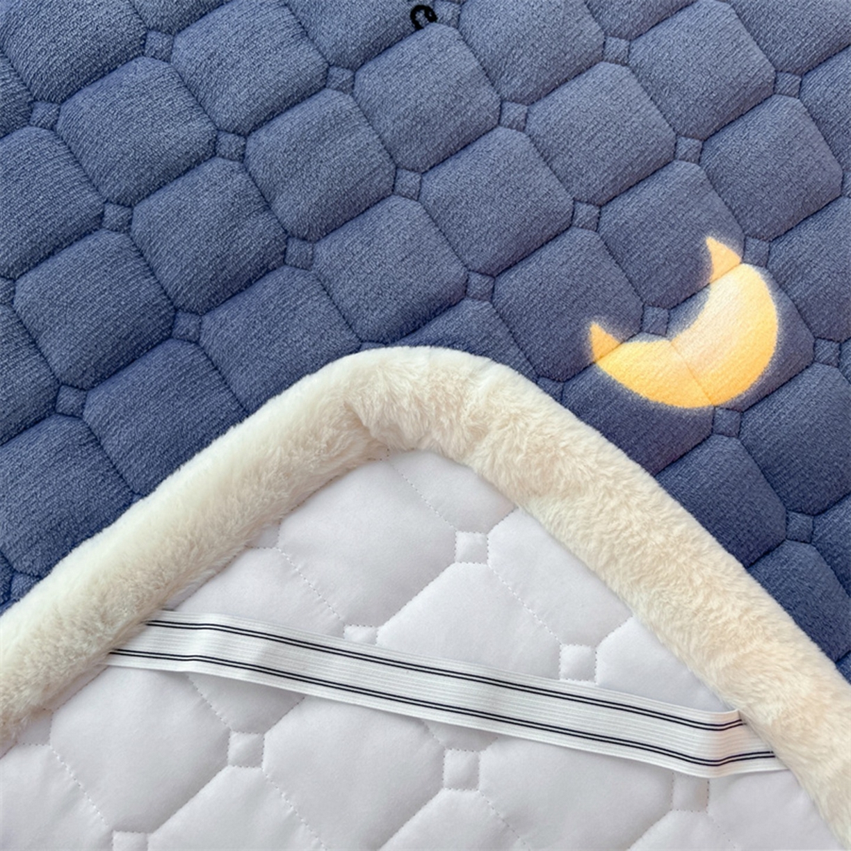 91家纺网 家纺一手货源 找家纺 喜居 2025新款印花牛奶绒夹棉床褥垫床垫子褥子 星月