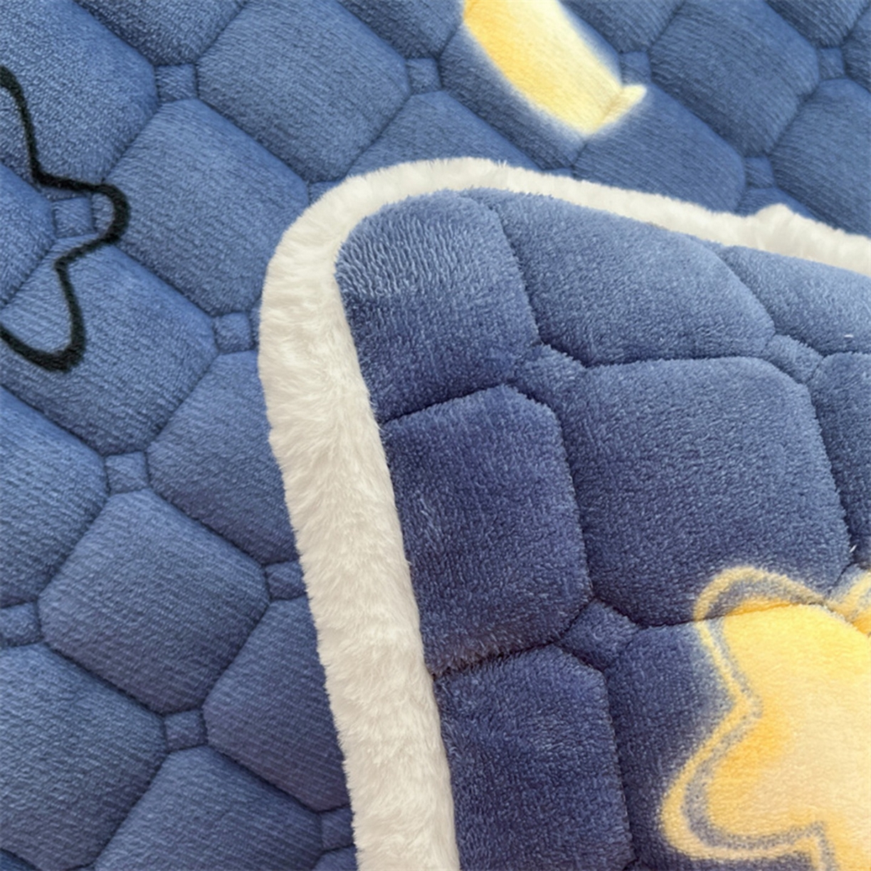 91家纺网 家纺一手货源 找家纺 喜居 2025新款印花牛奶绒夹棉床褥垫床垫子褥子 星月