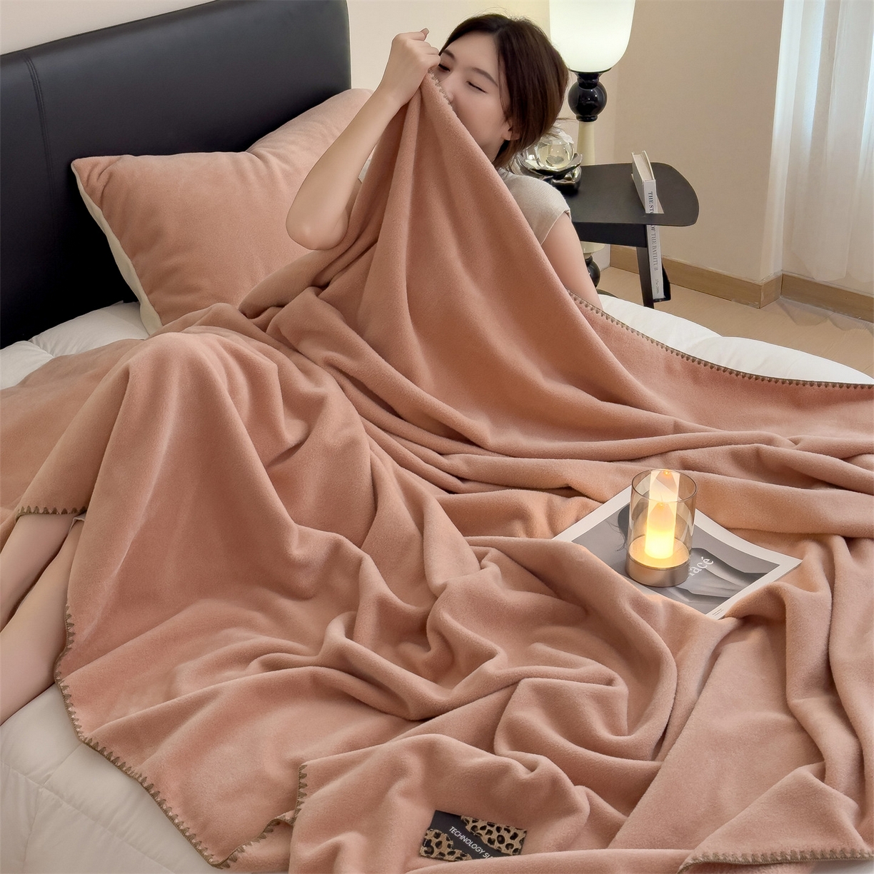 91家纺网 家纺一手货源 找家纺 丝幔家纺 2025新款A类羊棉绒原创设计毛毯系列 香槟金