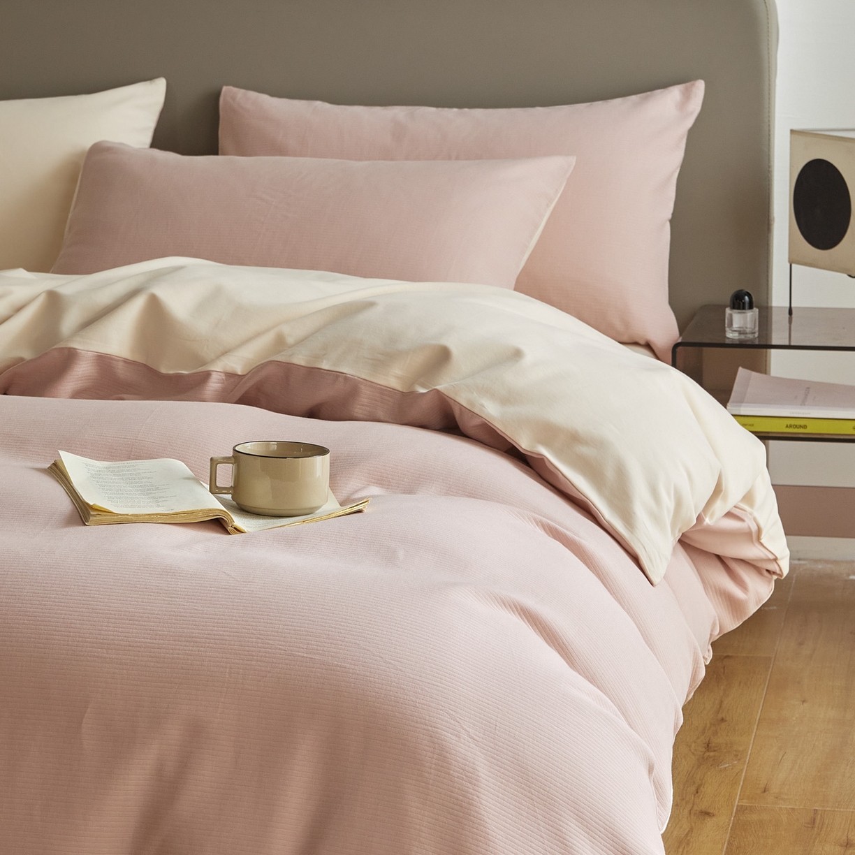 91家纺网 家纺一手货源 找家纺 慕尚家纺 2025新款100s全棉提花磨毛四件套 白桃烟粉+夕照白