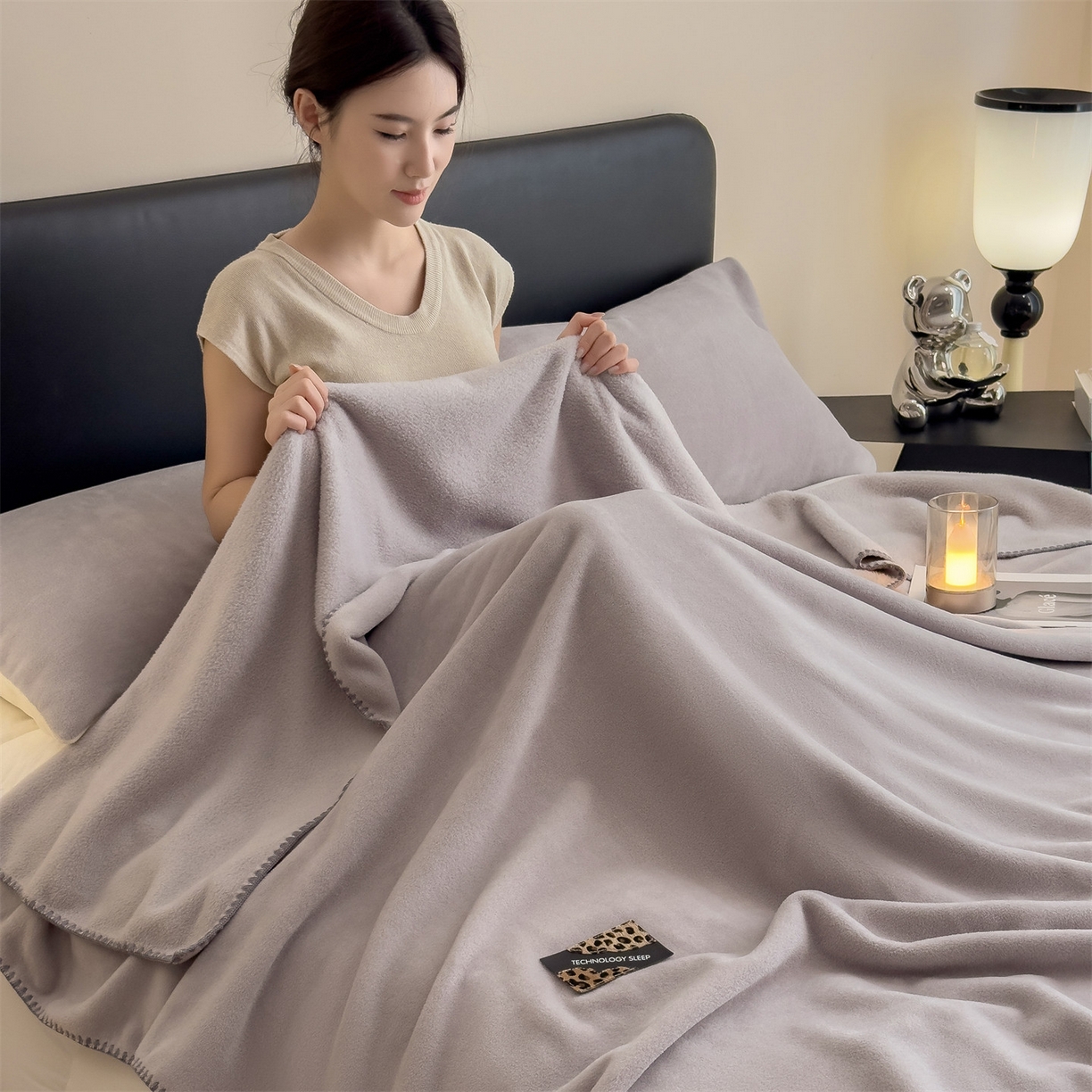 91家纺网 家纺一手货源 找家纺 丝幔家纺 2025新款A类羊棉绒原创设计毛毯系列 银灰