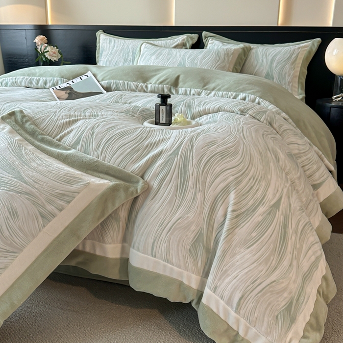 91家纺网 家纺一手货源 找家纺 金牛座家纺 2025新款立体雕花牛奶绒双拼角轻奢四件套-印象和叶影（最低售价不得低于178） 印象-浅绿