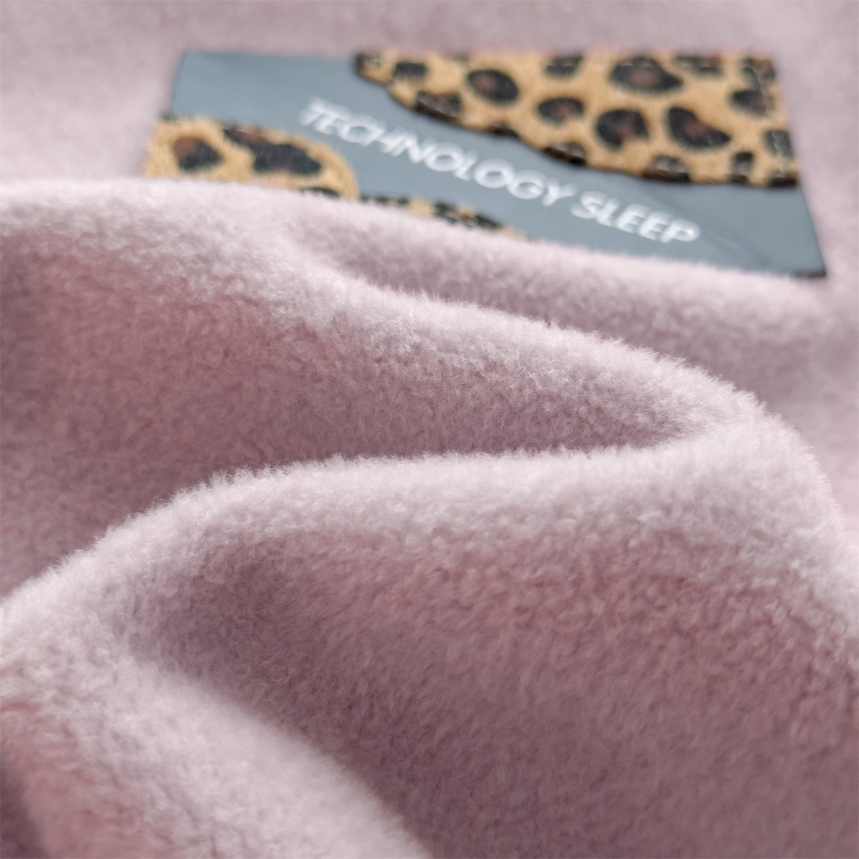 91家纺网 家纺一手货源 找家纺 丝幔家纺 2025新款A类羊棉绒原创设计毛毯系列 月光紫