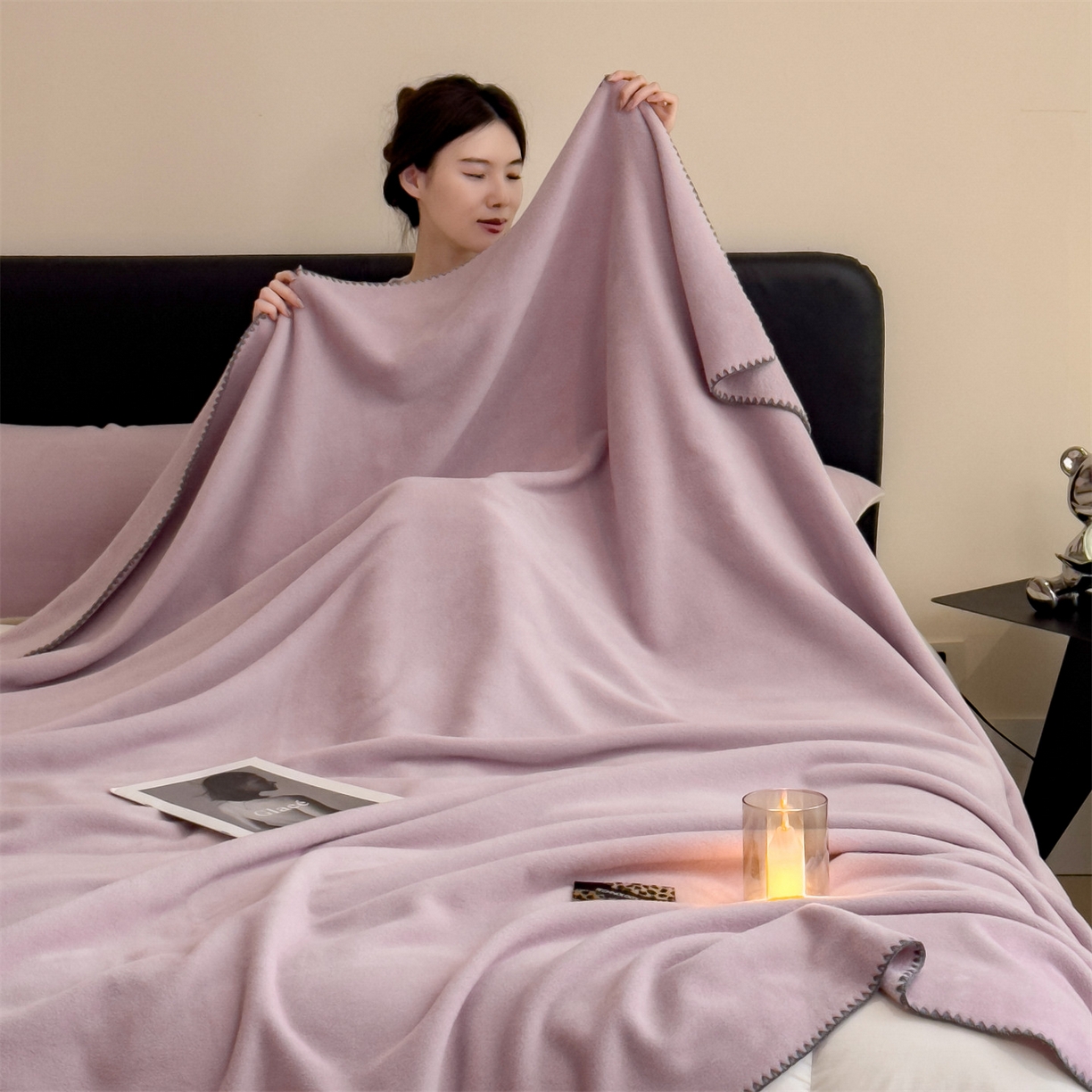 91家纺网 家纺一手货源 找家纺 丝幔家纺 2025新款A类羊棉绒原创设计毛毯系列 月光紫