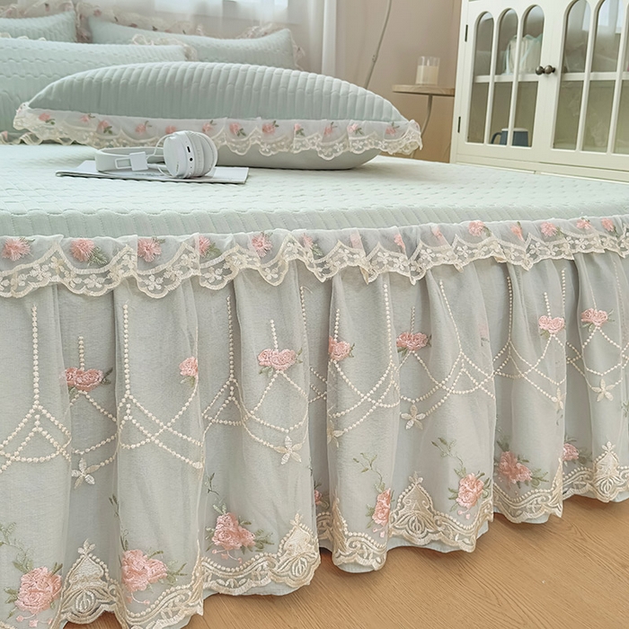 91家纺网 家纺一手货源 找家纺 鼎丰家纺 2025新款皱皱纱床裙-蜜恋系列 嫩绿