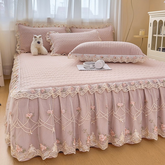 91家纺网 家纺一手货源 找家纺 鼎丰家纺 2025新款皱皱纱床裙-蜜恋系列 浅豆沙