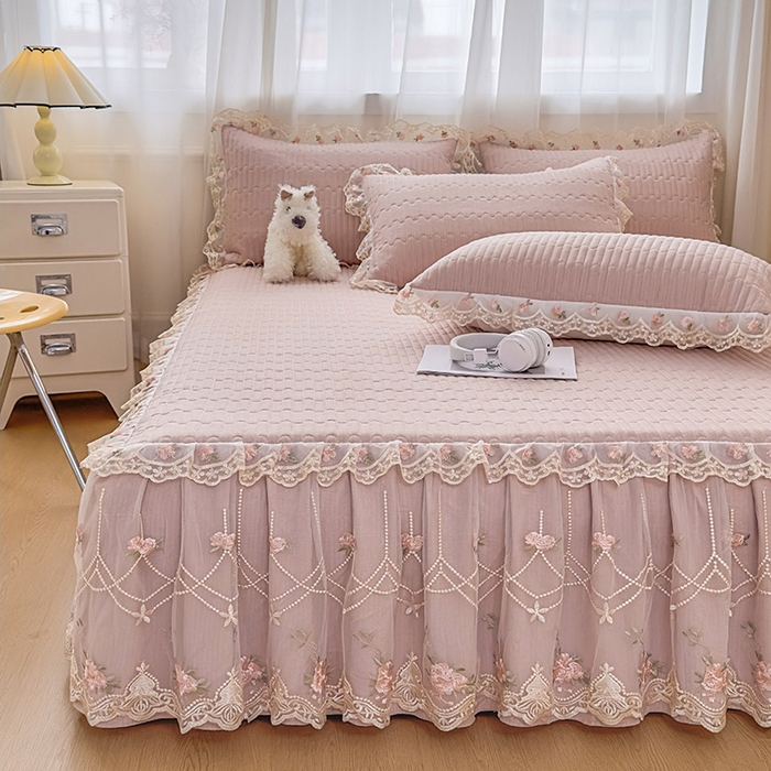 91家纺网 家纺一手货源 找家纺 鼎丰家纺 2025新款皱皱纱床裙-蜜恋系列 浅豆沙