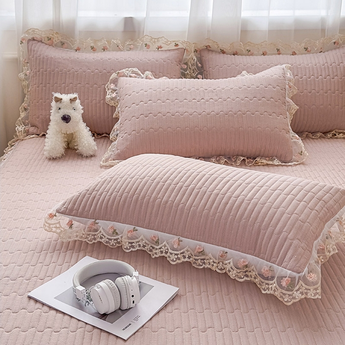 91家纺网 家纺一手货源 找家纺 鼎丰家纺 2025新款皱皱纱床裙-蜜恋系列 浅豆沙