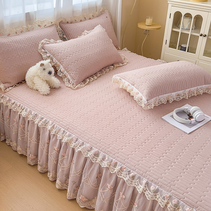 91家纺网 家纺一手货源 找家纺 鼎丰家纺 2025新款皱皱纱床裙-蜜恋系列 浅豆沙