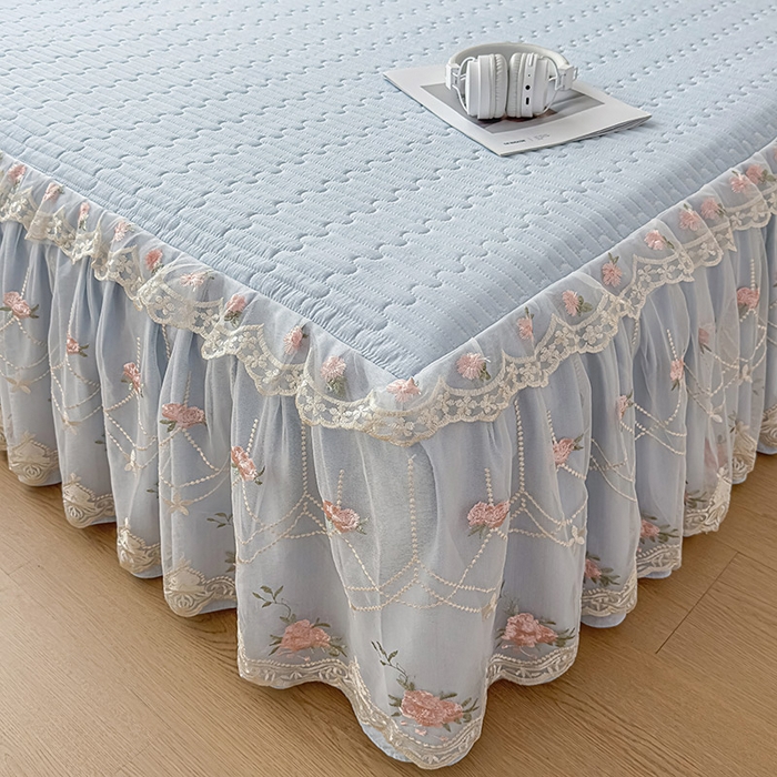 91家纺网 家纺一手货源 找家纺 鼎丰家纺 2025新款皱皱纱床裙-蜜恋系列 浅蓝