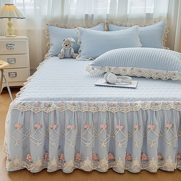 91家纺网 家纺一手货源 找家纺 鼎丰家纺 2025新款皱皱纱床裙-蜜恋系列 浅蓝