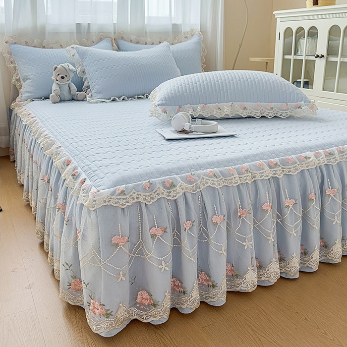 91家纺网 家纺一手货源 找家纺 鼎丰家纺 2025新款皱皱纱床裙-蜜恋系列 浅蓝