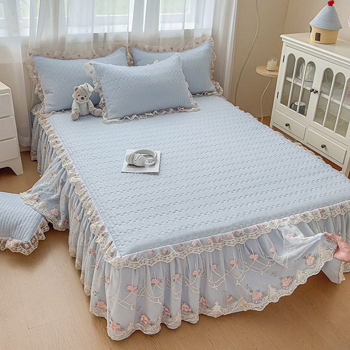 91家纺网 家纺一手货源 找家纺 鼎丰家纺 2025新款皱皱纱床裙-蜜恋系列 浅蓝