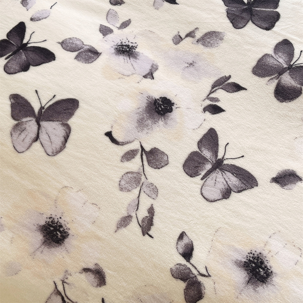 91家纺网 家纺一手货源 找家纺 （总）奥裕家纺 2025新款法式花边印花牛奶绒四件套