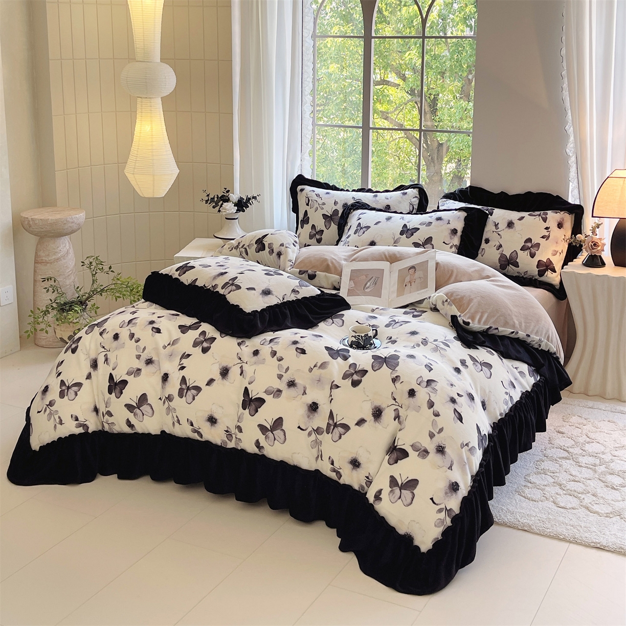 91家纺网 家纺一手货源 找家纺 （总）奥裕家纺 2025新款法式花边印花牛奶绒四件套