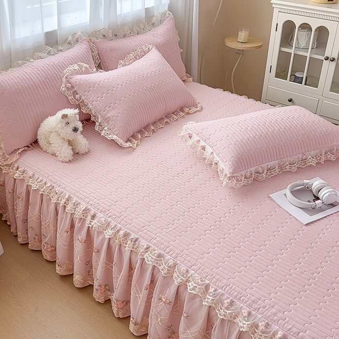 91家纺网 家纺一手货源 找家纺 鼎丰家纺 2025新款皱皱纱床裙-蜜恋系列 樱花粉