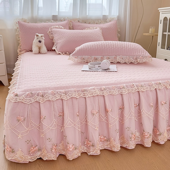 91家纺网 家纺一手货源 找家纺 鼎丰家纺 2025新款皱皱纱床裙-蜜恋系列 樱花粉