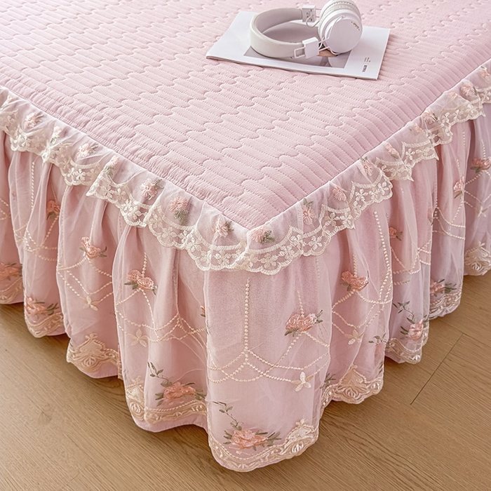 91家纺网 家纺一手货源 找家纺 鼎丰家纺 2025新款皱皱纱床裙-蜜恋系列 樱花粉