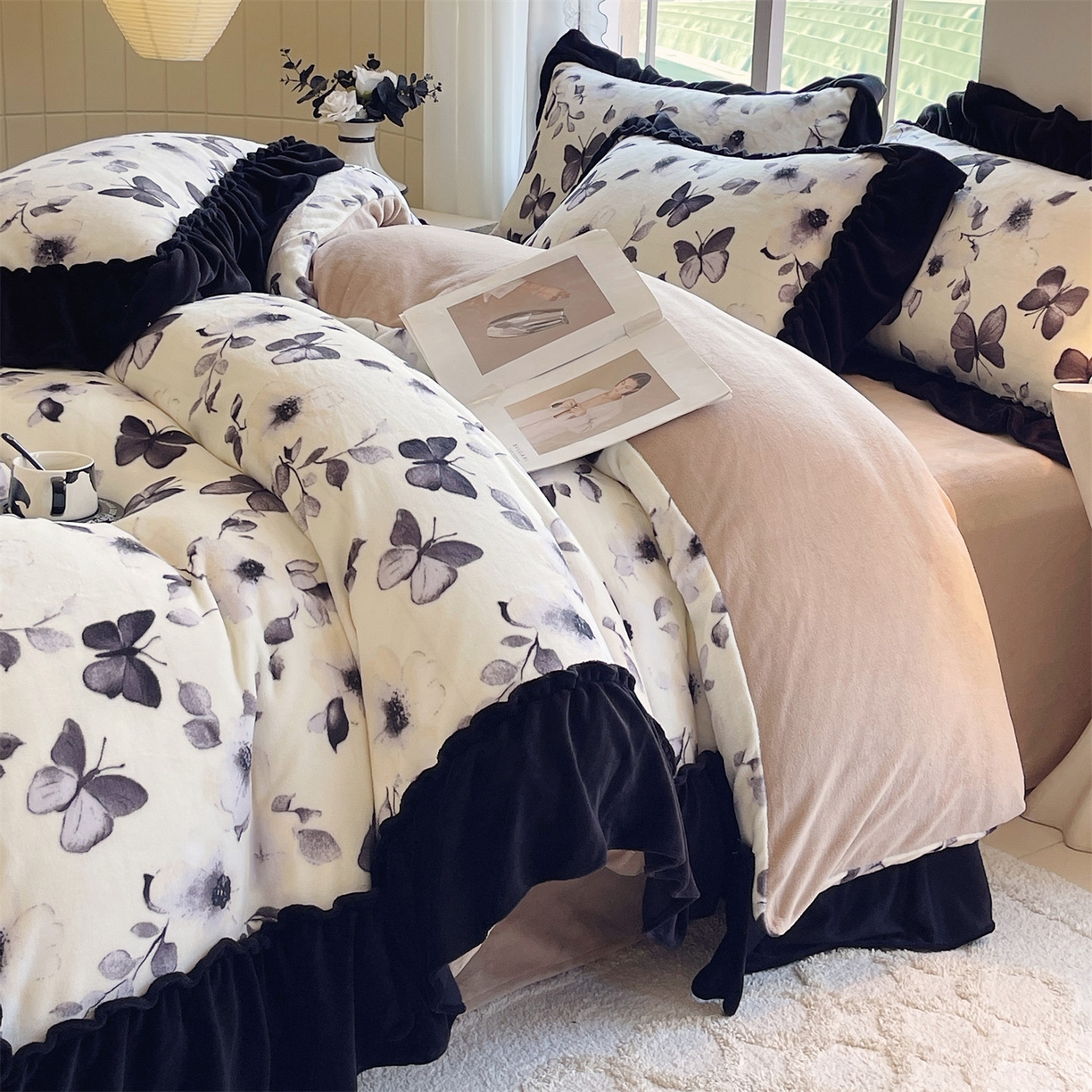 91家纺网 家纺一手货源 找家纺 （总）奥裕家纺 2025新款法式花边印花牛奶绒四件套