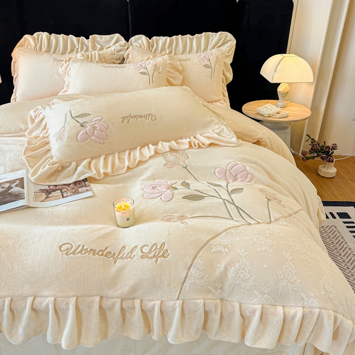 91家纺网 家纺一手货源 找家纺 （总）畅畅家纺 2025新款冬季高端轻奢牛奶绒刺绣花边床单床笠保暖四件套