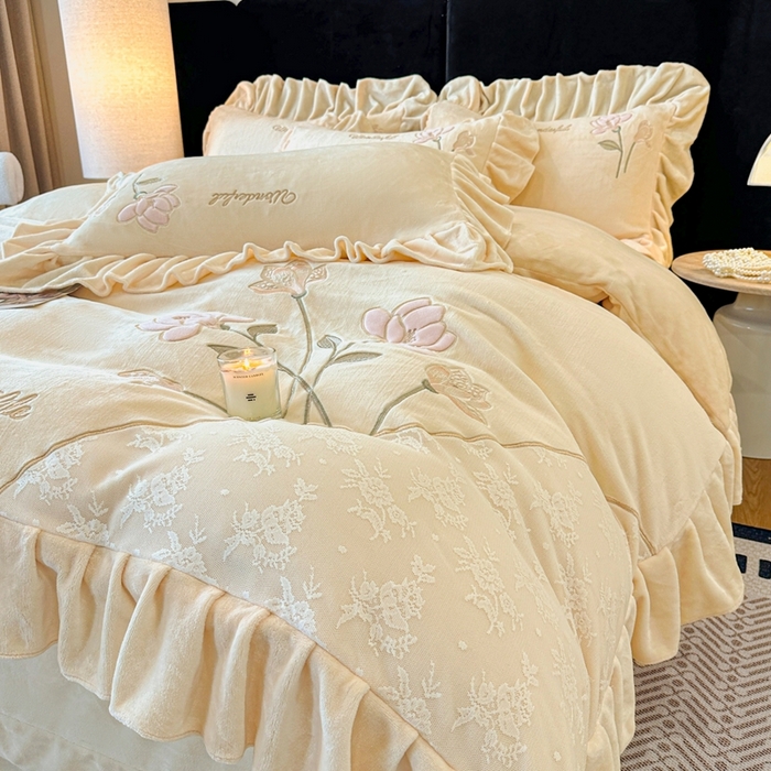 91家纺网 家纺一手货源 找家纺 （总）畅畅家纺 2025新款冬季高端轻奢牛奶绒刺绣花边床单床笠保暖四件套