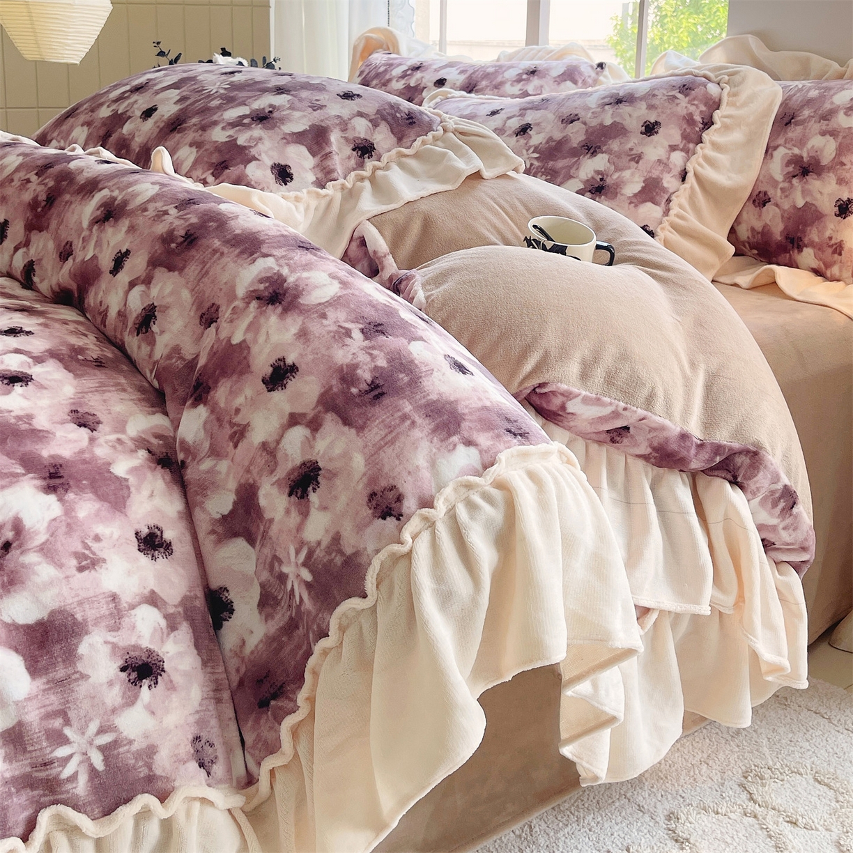 91家纺网 家纺一手货源 找家纺 （总）奥裕家纺 2025新款法式花边印花牛奶绒四件套